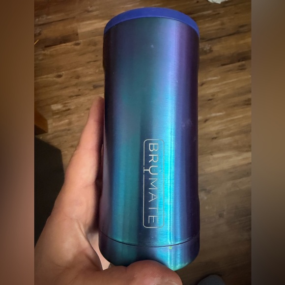 BRUMATE Other - Brumate Skinny can cooler